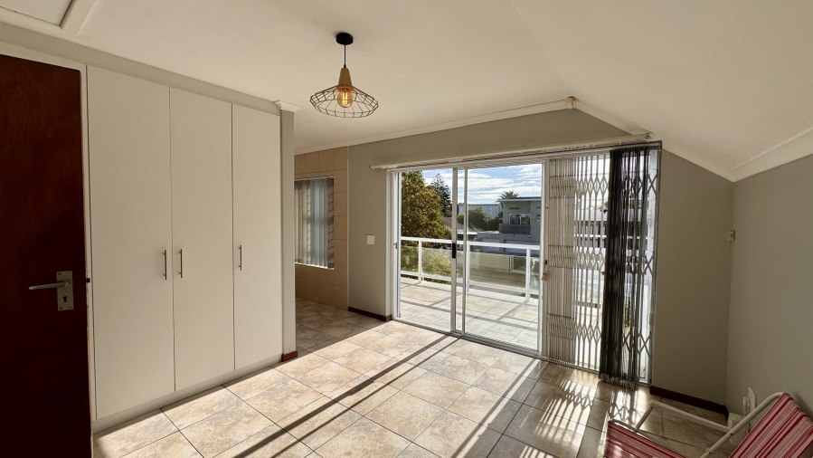 To Let 3 Bedroom Property for Rent in Kommetjie Western Cape